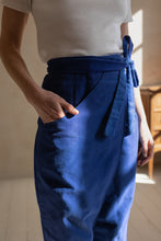 Load image into Gallery viewer, Pantalon portefeuille fuselé Papao
