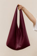 Load image into Gallery viewer, Hobo Bag Schnittmuster CLEO
