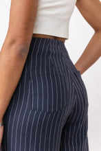 Load image into Gallery viewer, AIRI wide leg trousers
