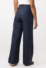 Load image into Gallery viewer, AIRI wide leg trousers
