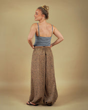 Load image into Gallery viewer, Bubble Pants Sewing Pattern
