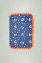 Load image into Gallery viewer, Casserole Hot Pad Sewing Pattern
