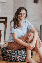 Load image into Gallery viewer, Floor Pouf Sewing Pattern
