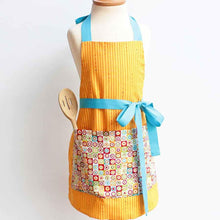 Load image into Gallery viewer, Foxy Apron Smock Pattern
