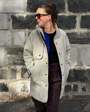 Load image into Gallery viewer, JK001 - Veste oversized avec manches raglan et ''gun flap''
