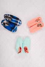 Load image into Gallery viewer, Child Slipper Sewing Pattern

