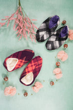 Load image into Gallery viewer, Women Slipper Sewing Pattern
