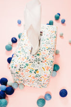 Load image into Gallery viewer, Tissue Box Cover Sewing Pattern
