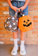 Load image into Gallery viewer, Trick or Treat Basket Sewing Pattern
