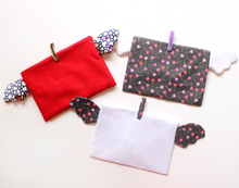 Load image into Gallery viewer, Wingy Fabric Envelope Pattern
